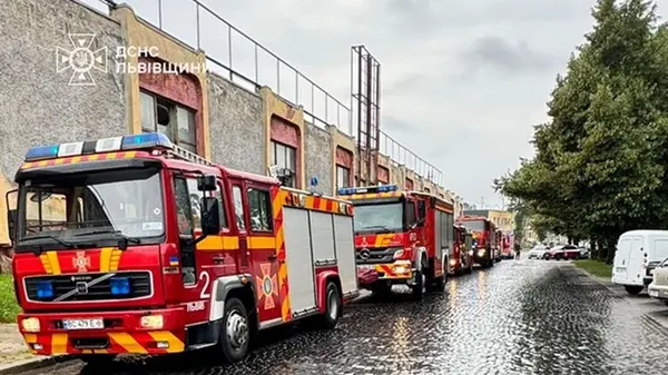 Во Львове горит отель: 15 человек эвакуированы