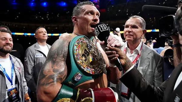 Промоутер взвесил шансы Усика в потенциальном поединке с Майком Тайсоном