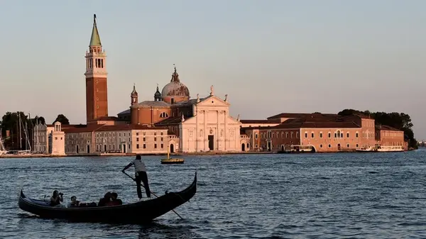 Достали всех: в Венеции даже лавочники требуют ограничить поток туристов