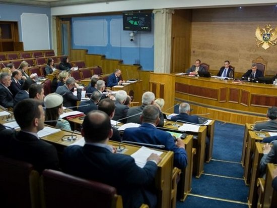Парламент Черногории одобрил вступление страны в альянс НАТО