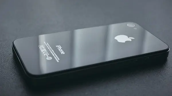 Владельцам iPhone осталось 30 дней, чтобы продать свой телефон: в чем дело