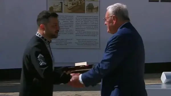 Зеленский наградил Келлога орденом