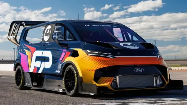Быстрее Lamborghini и Corvette: фургон Ford Transit поразил необычным рекордом (видео)