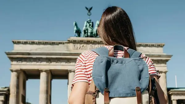 Пока Париж и Барселона трещат по швам, Берлин отчаянно пытается привлечь туристов, – Reuters