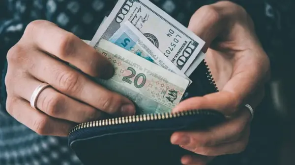 НБУ снизил курс доллара и опустил курс евро ниже 48 гривен