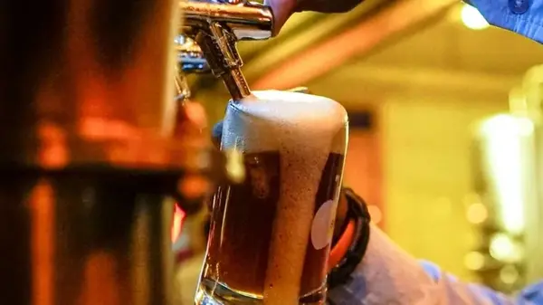 Важное открытие: европейские ученые выяснили, у какого пива лучше пенка