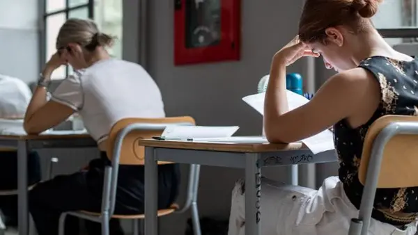 МОН хочет ввести «нулевой курс» для тех, кто не сдал НМТ: о чем речь