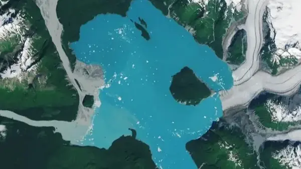 На Аляске появился новый остров: неожиданно возник из тающего льда (фото)