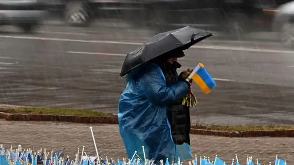 Теплая осень и сильные дожди: в каких регионах ждать непогоды завтра