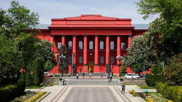 Стипендии студентам в Украине повысят в два раза