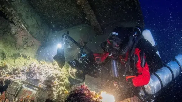 Из Эгейского моря извлекли артефакты из легендарного Британника