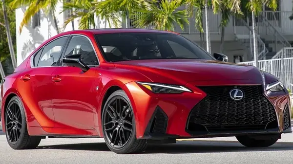 Роскошные и беспроблемные: названы самые надежные авто премиум-класса