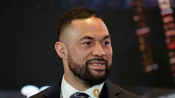 Паркер объяснил свое отношение к отмененному бою с Усиком