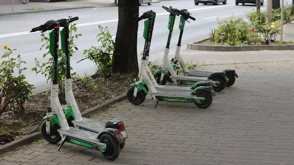 Первый город в Украине вводит запрет на электросамокаты и электровелосипеды