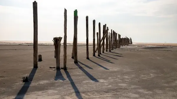 В Иране полностью высохло крупнейшее соленое озеро Азии — СМИ