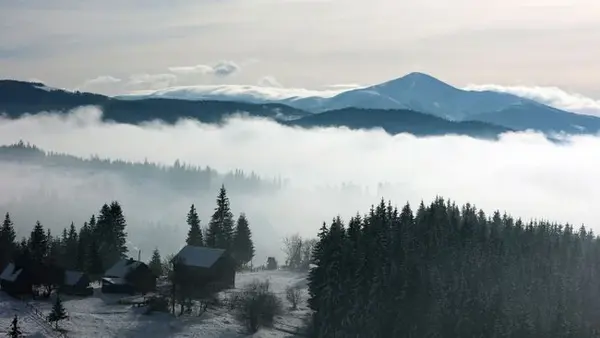 Карпаты засыпает снегом, а в некоторых регионах Украины прогнозируют заморозки до -3°С