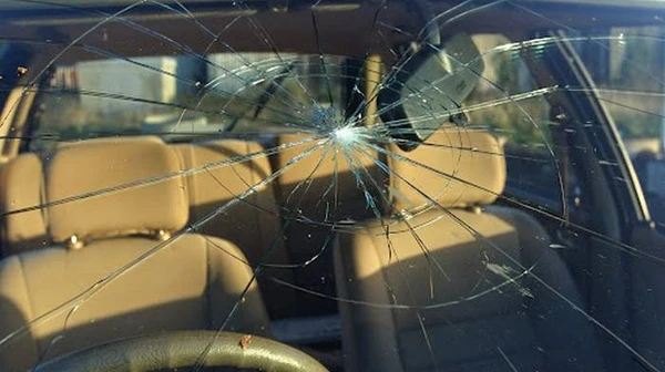 Почему важно сразу ремонтировать лобовое стекло