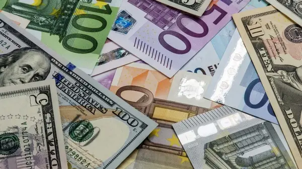 Доллар перешел к росту