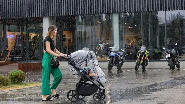 В Одессе из-за ливня объявили красный уровень опасности: школы перейдут на дистанционку