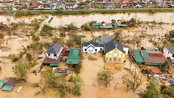 Тайфун обрушился на Вьетнам: 19 погибших