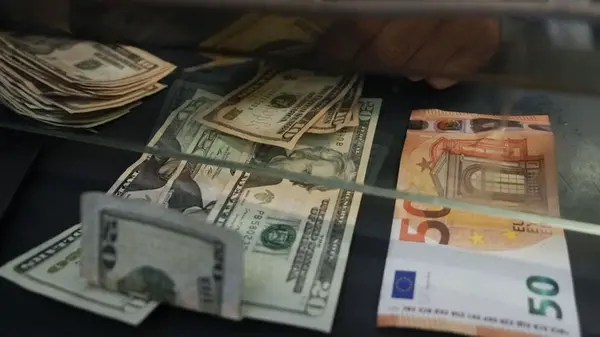 Сколько будут стоить 100 долларов в Украине: прогноз банкира до 19 октября