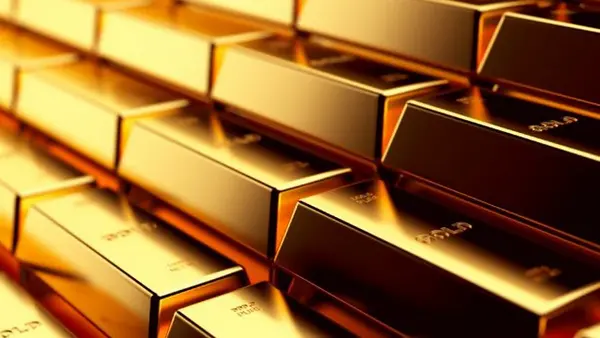 Золото побило рекорд в 4300 долларов за унцию: инвесторы бегут в «тихую гавань»