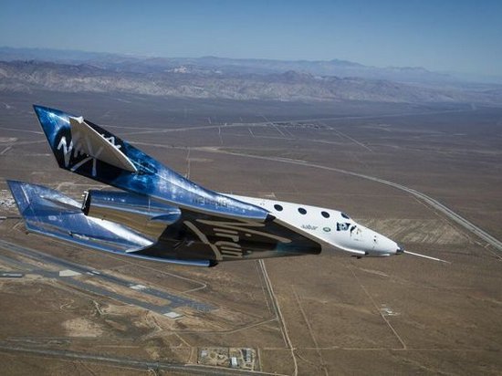 Virgin Galactic испытала корабль SpaceShipTwo для космического туризма (видео)