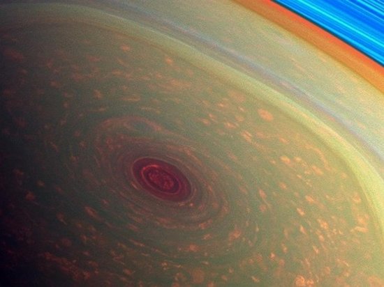 Агентство NASA показало «нырок» аппарата Cassini в атмосферу Сатурна (видео)