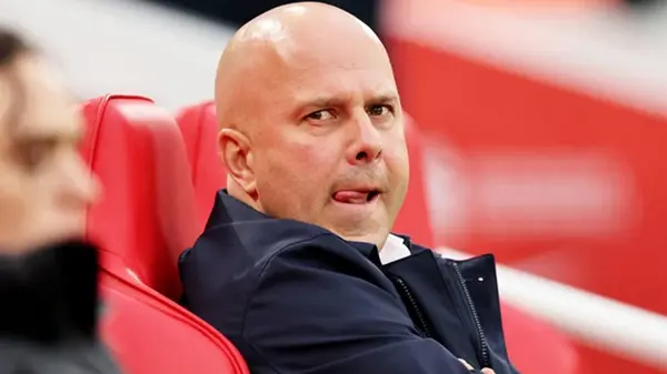 Каррагер провел сравнение между трансферами Ливерпуля и Реала