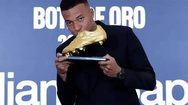 Золотая бутса досталась Килиану Мбаппе, игравшему в Реале свой первый сезон