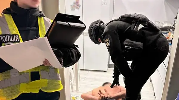 В Киеве мужчина устроил стрельбу по прохожим