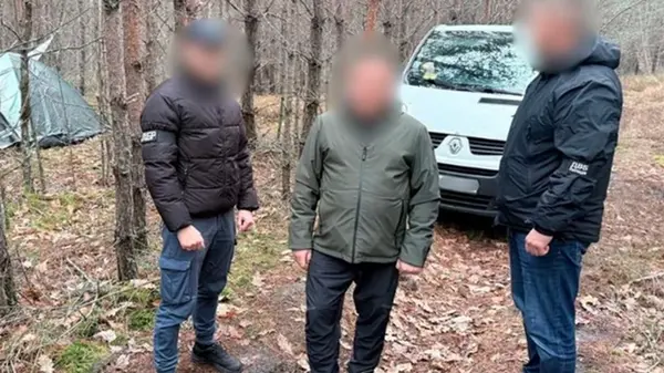 Арестован киевский полицейский, который прятался в лесу с 13 млн