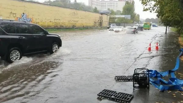 В Украине предупредили об осложнениях движения транспорта из-за ливней
