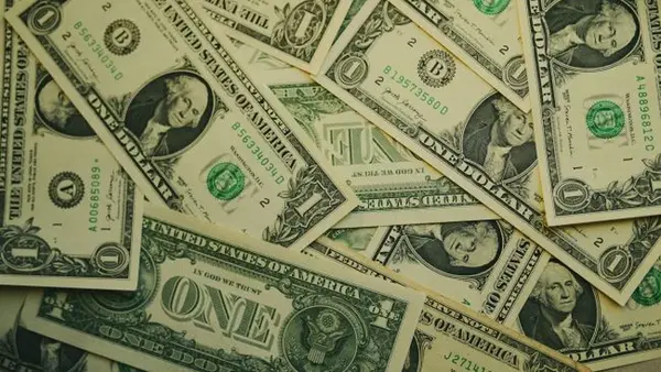 Доллар и евро дорожают в обменниках