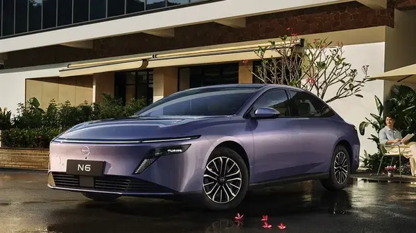 Nissan вывел на рынок стильный семейный седан за $15 500 с расходом 2,8 л/100 км (фото)