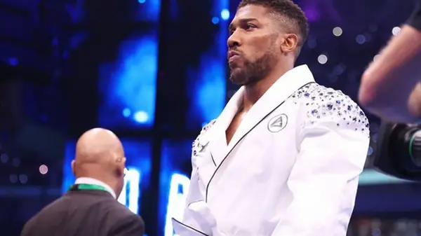 Джошуа объяснил, почему решил выйти на ринг против Пола