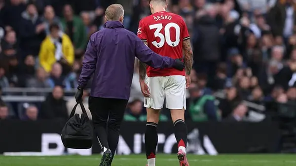 Манчестер Юнайтед потерял ключевого форварда на месяц