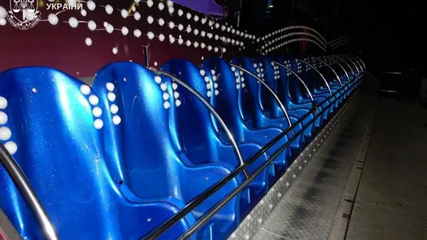 В Кременчуге двое подростков выпали с аттракциона
