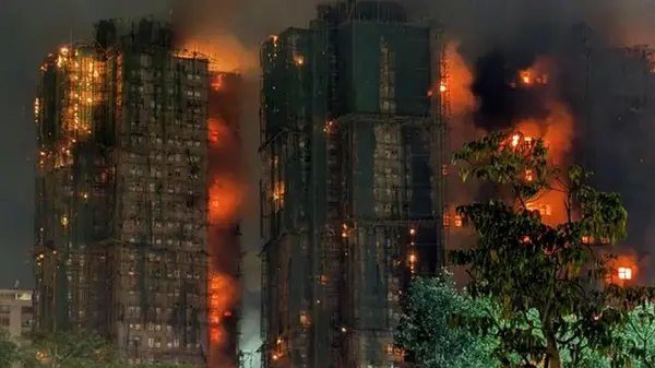 Пожар в Гонконге: 36 погибших, сотни считаются пропавшими без вести