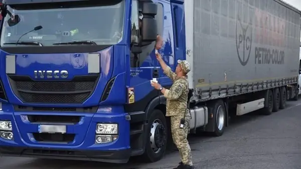 На границах Украины начали действовать новые правила для грузовиков