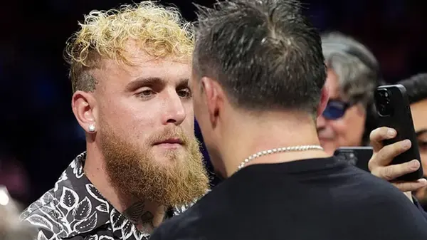 Усик подтвердил, что готов провести бой с Полом в октагоне