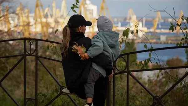 Ночной «минус» и штормовой ветер: синоптики дали прогноз погоды на завтра