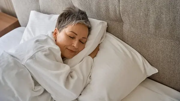 Спят по 4 часа и чувствуют себя отлично: биологи выяснили, какие люди на это способны