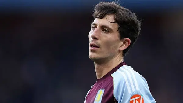 Барселона намерена вернуть защитника национальной сборной в Ла Лигу