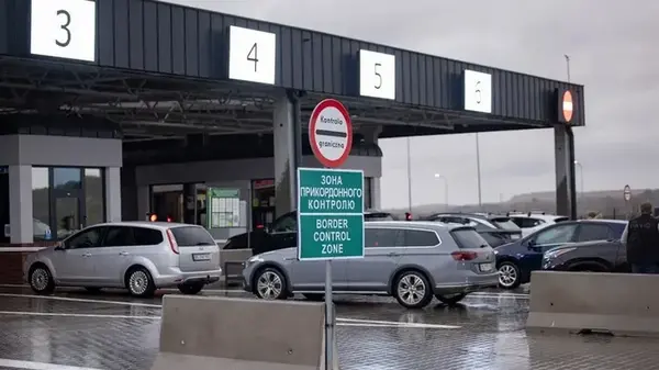 Как быстро проехать границу на праздники: в ГПСУ указали на важную деталь
