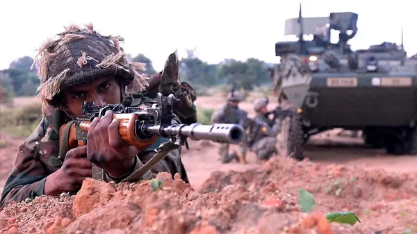 Индия и Китай активно строят инфраструктуру для войны за Гималаи, — WSJ