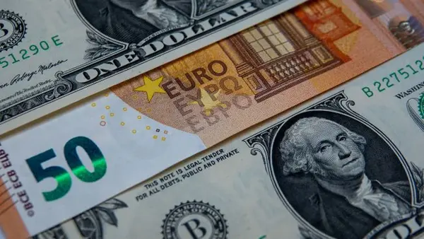 Стоимость доллара и евро в обменниках почти не изменилась