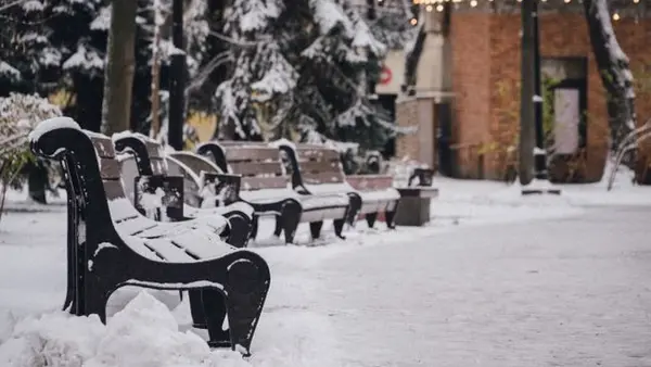 Арктический воздух несет мороз до -16: какой будет погода в Украине в первый день нового года