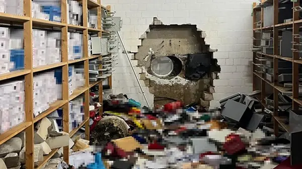 В Германии преступники пробили дыру в стене банка и украли 30 млн евро