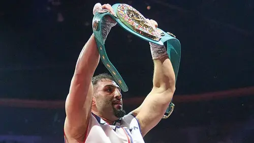 Кабайел заявил о готовности провести бой с Усиком